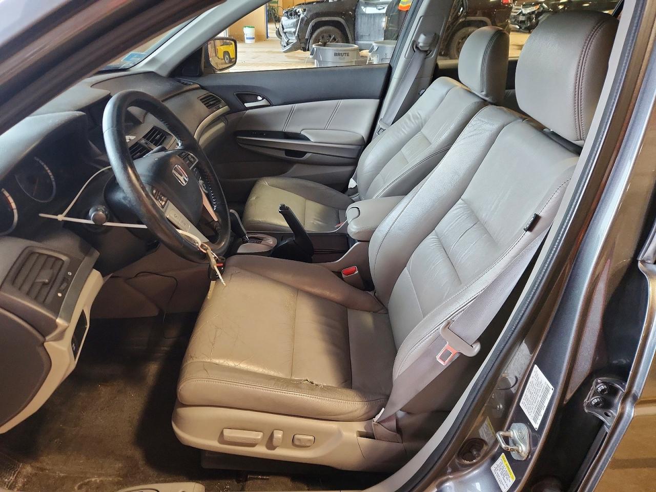 2010 HONDA ACCORD photo 13