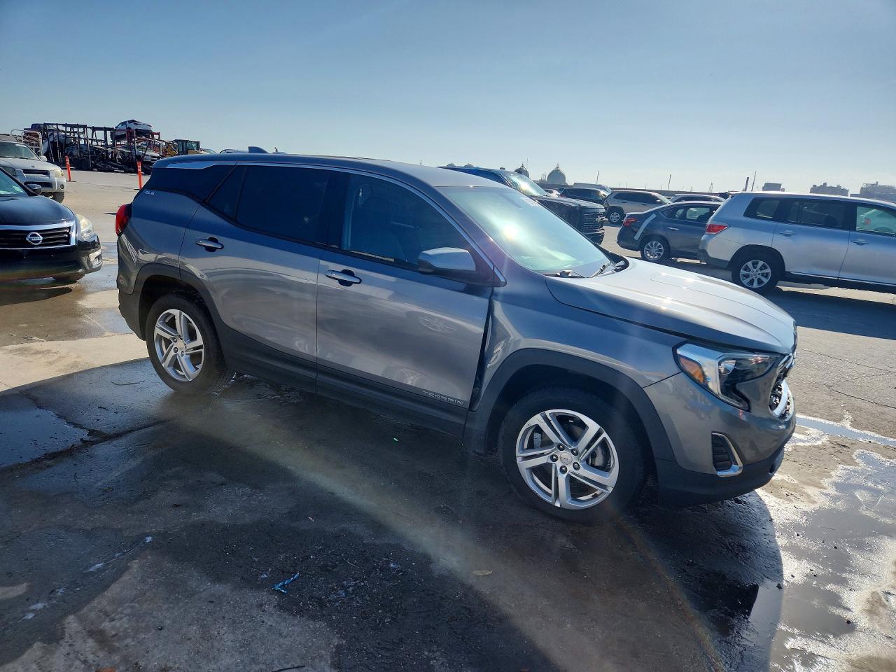 2018 GMC TERRAIN SLE photo 4