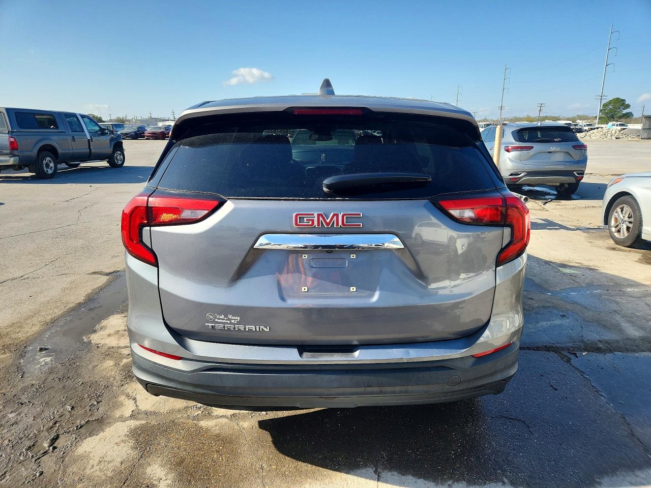 2018 GMC TERRAIN SLE photo 6