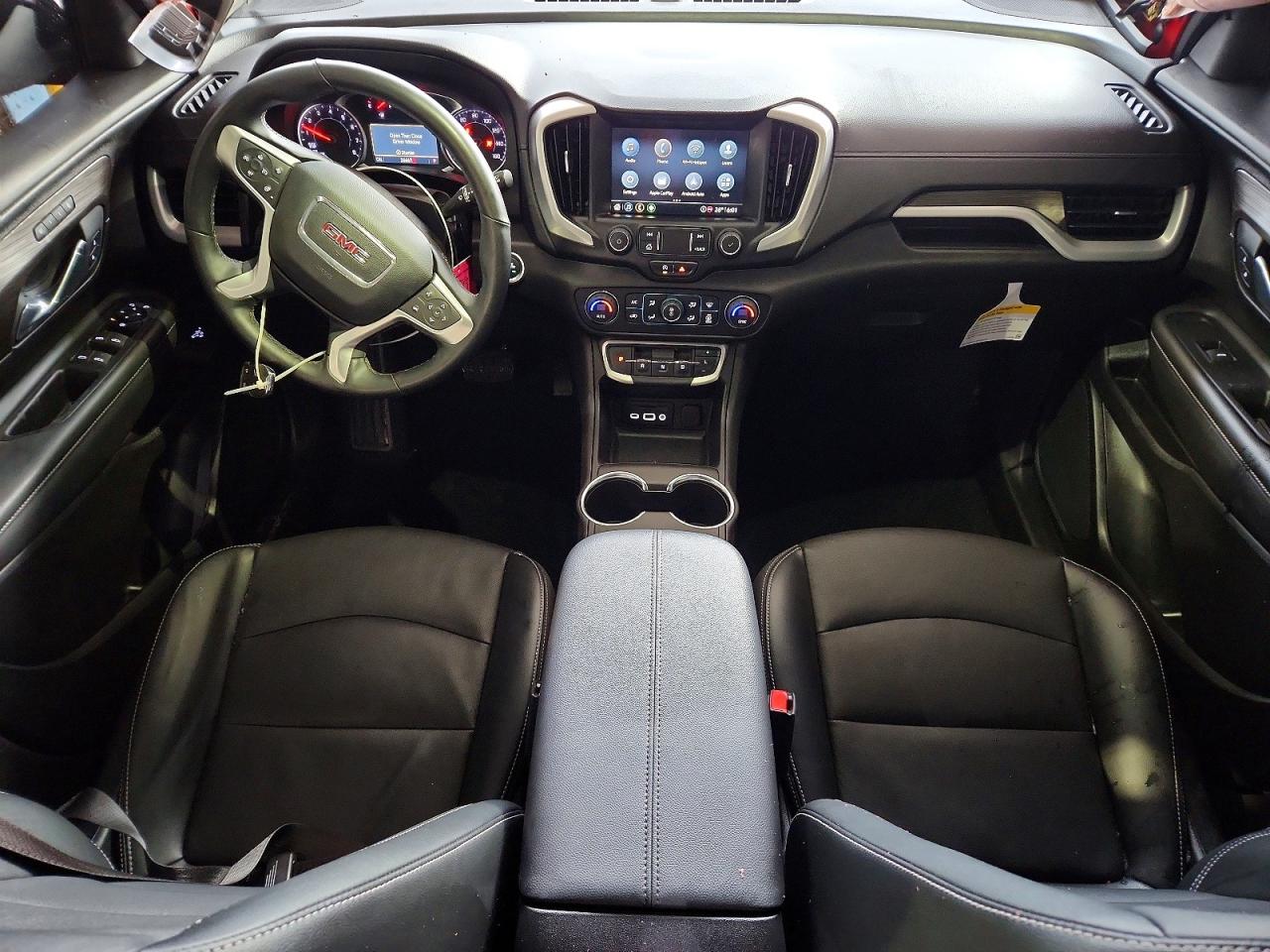 2024 GMC TERRAIN SLT photo 8