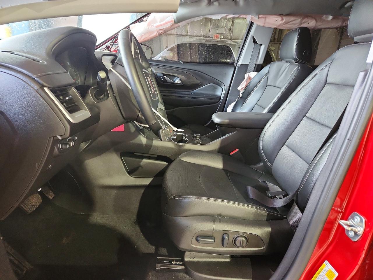 2024 GMC TERRAIN SLT photo 7