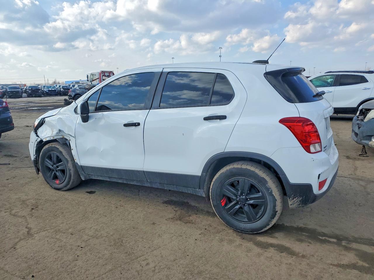 2020 CHEVROLET TRAX LS photo 3