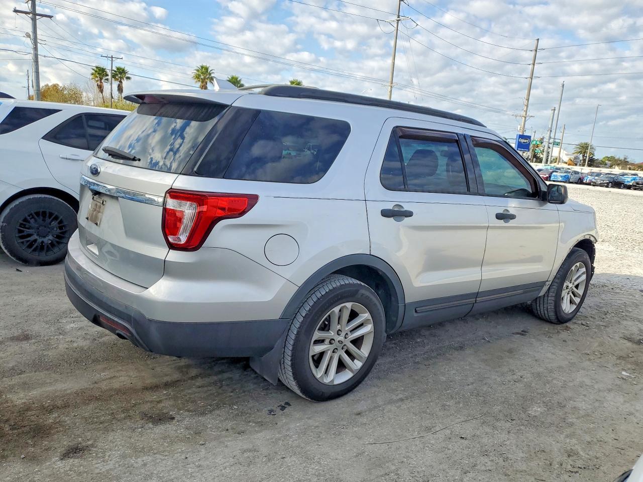 2017 FORD EXPLORER photo 5