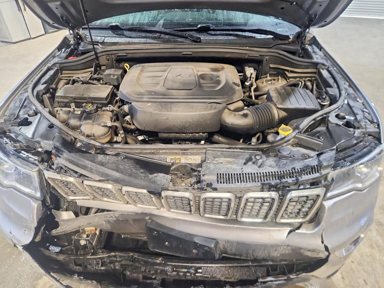 2020 JEEP GRAND CHEROKEE LAREDO photo 12