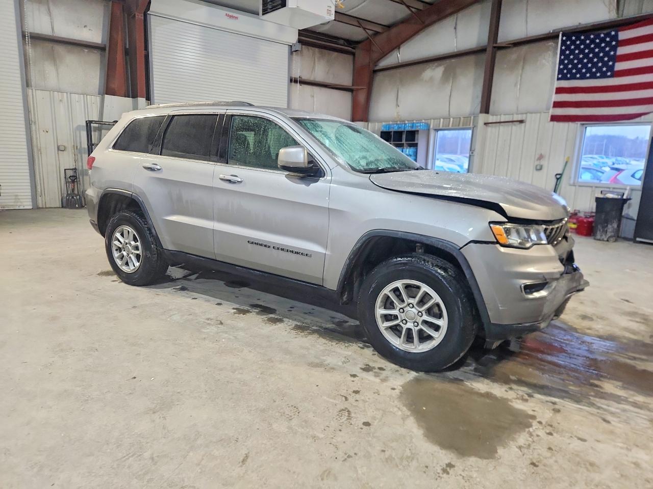 2020 JEEP GRAND CHEROKEE LAREDO photo 4
