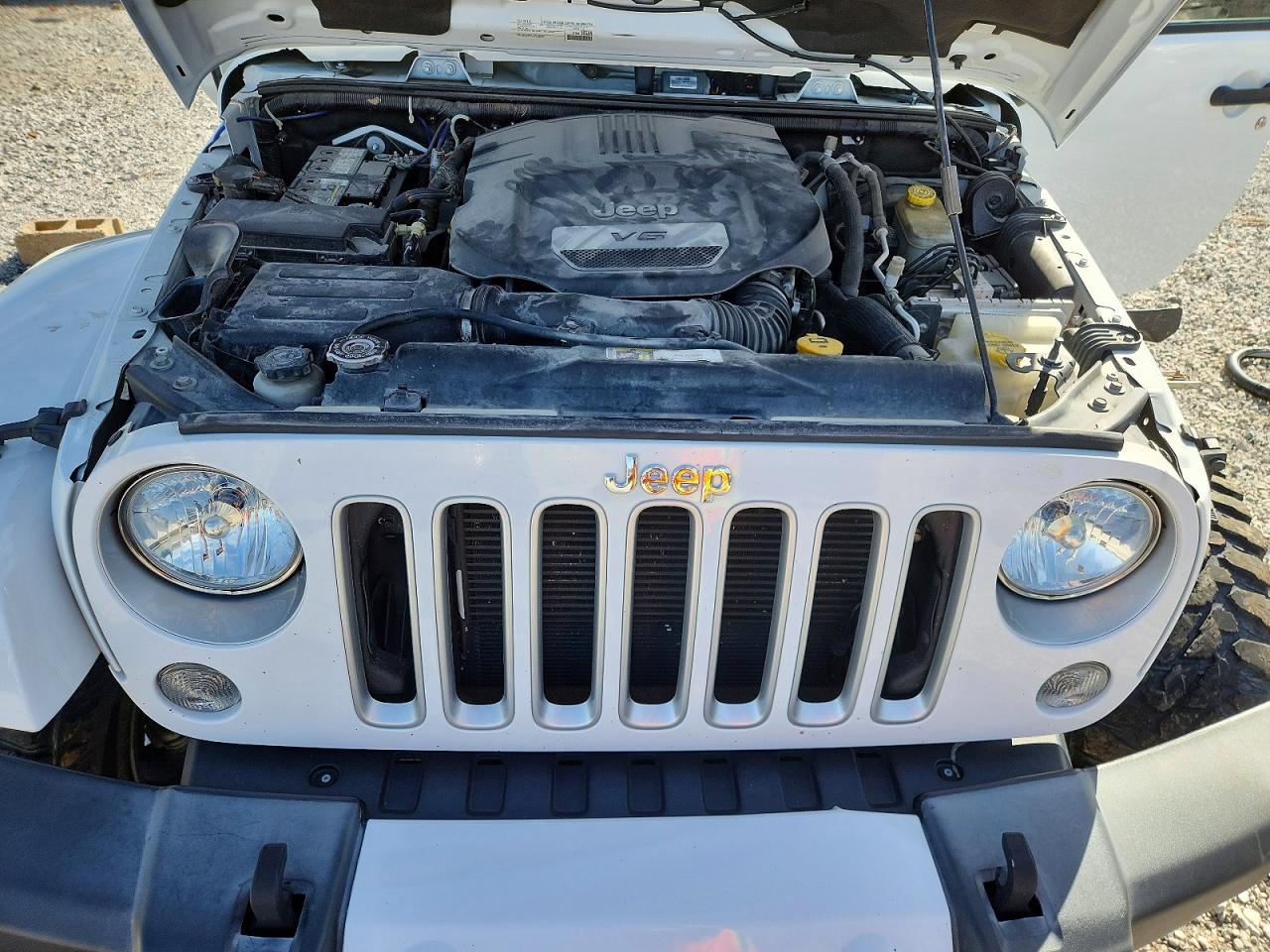 2016 JEEP WRANGLER UNLIMITED SAHARA photo 11