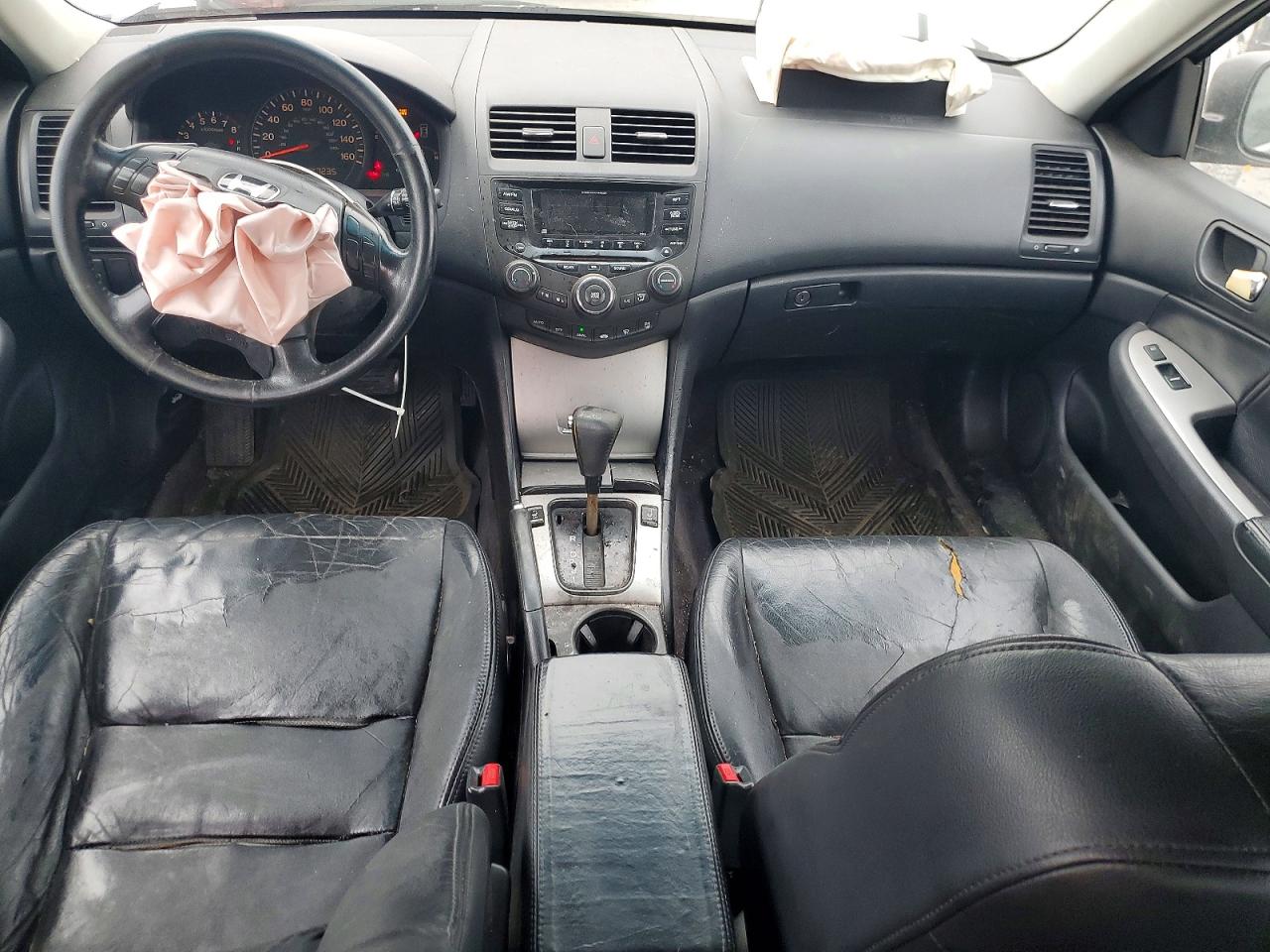 2003 HONDA ACCORD DX photo 8