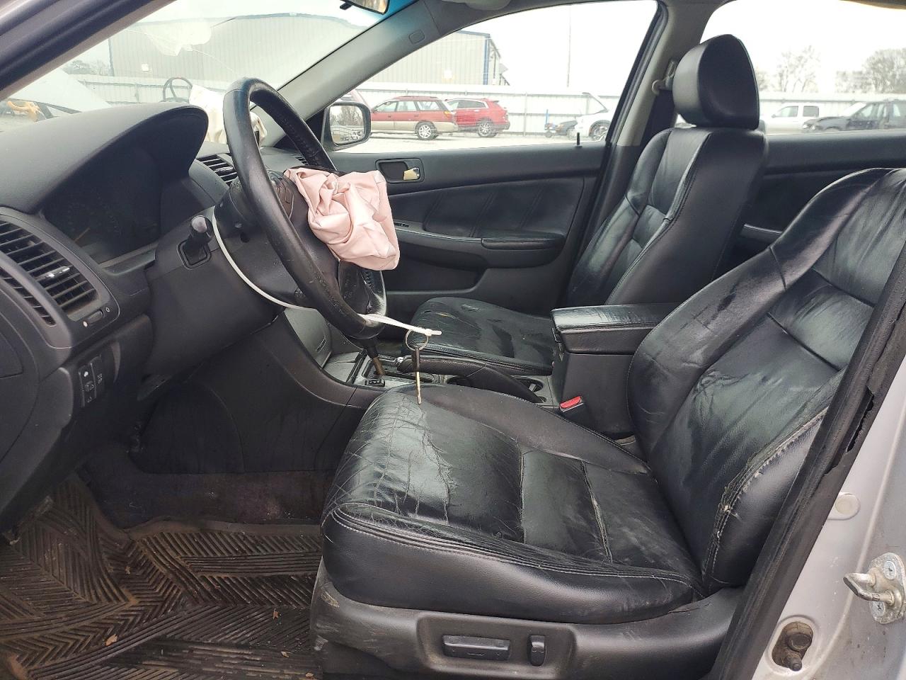 2003 HONDA ACCORD DX photo 7