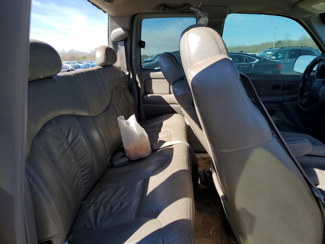 2002 CHEVROLET SILVERADO C1500 photo 28