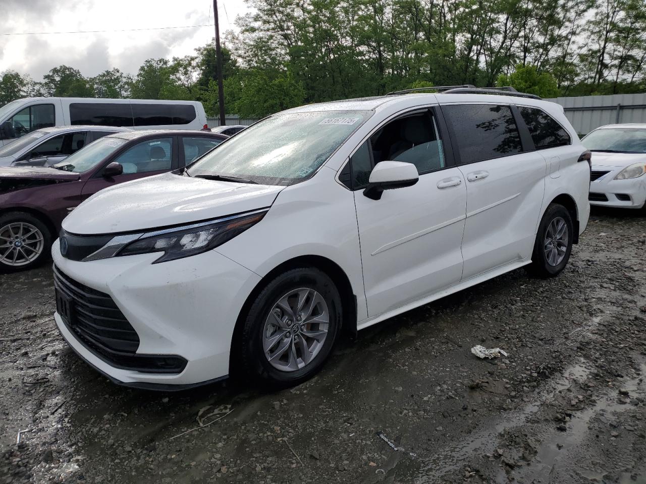 2025 TOYOTA SIENNA