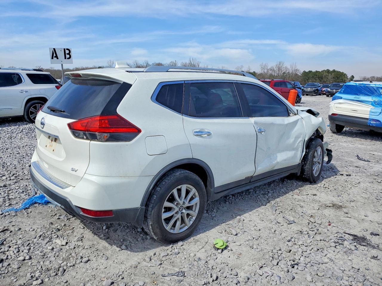 2017 NISSAN ROGUE S photo 5