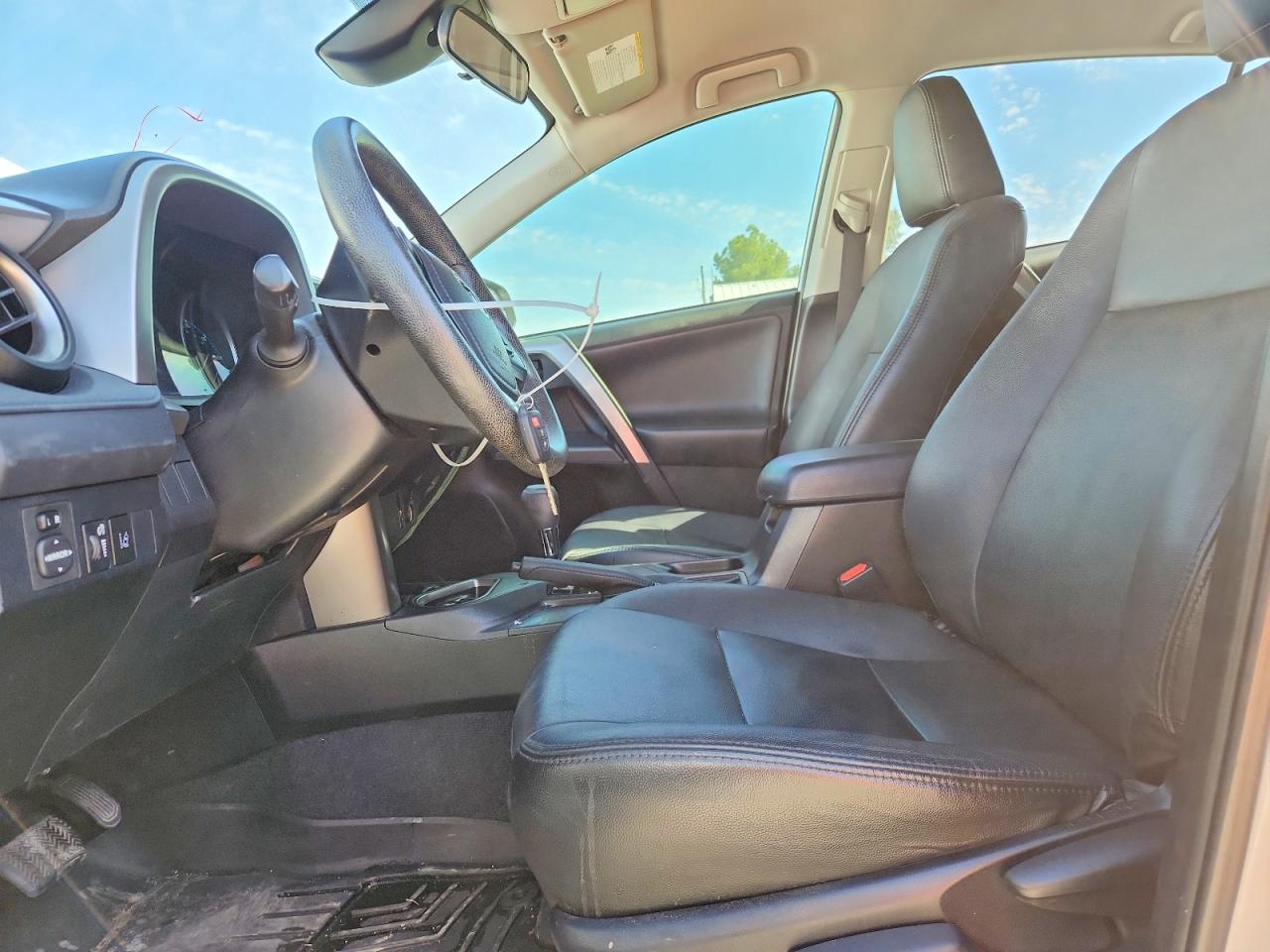 2018 TOYOTA RAV4 LE photo 7
