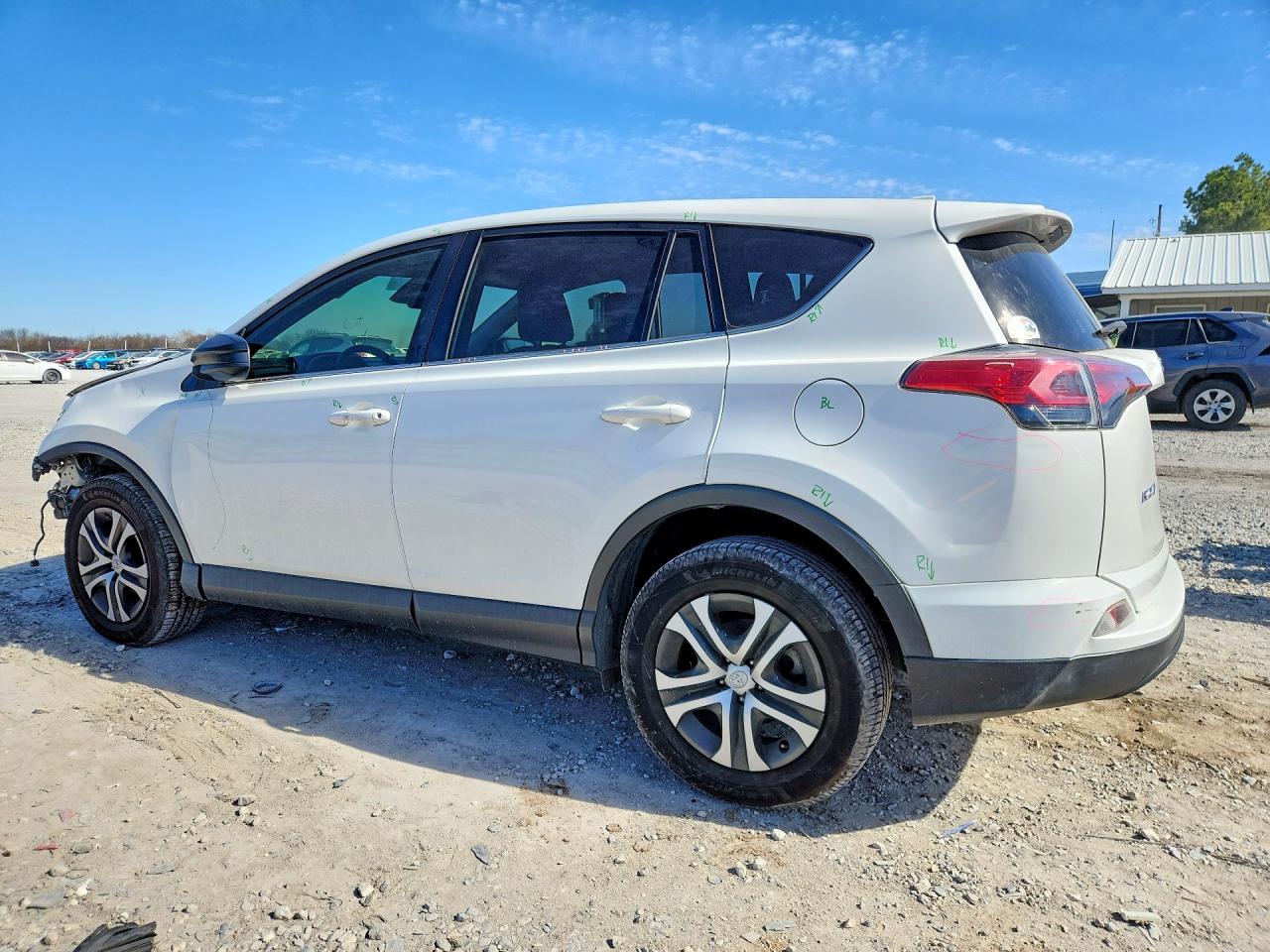 2018 TOYOTA RAV4 LE photo 2