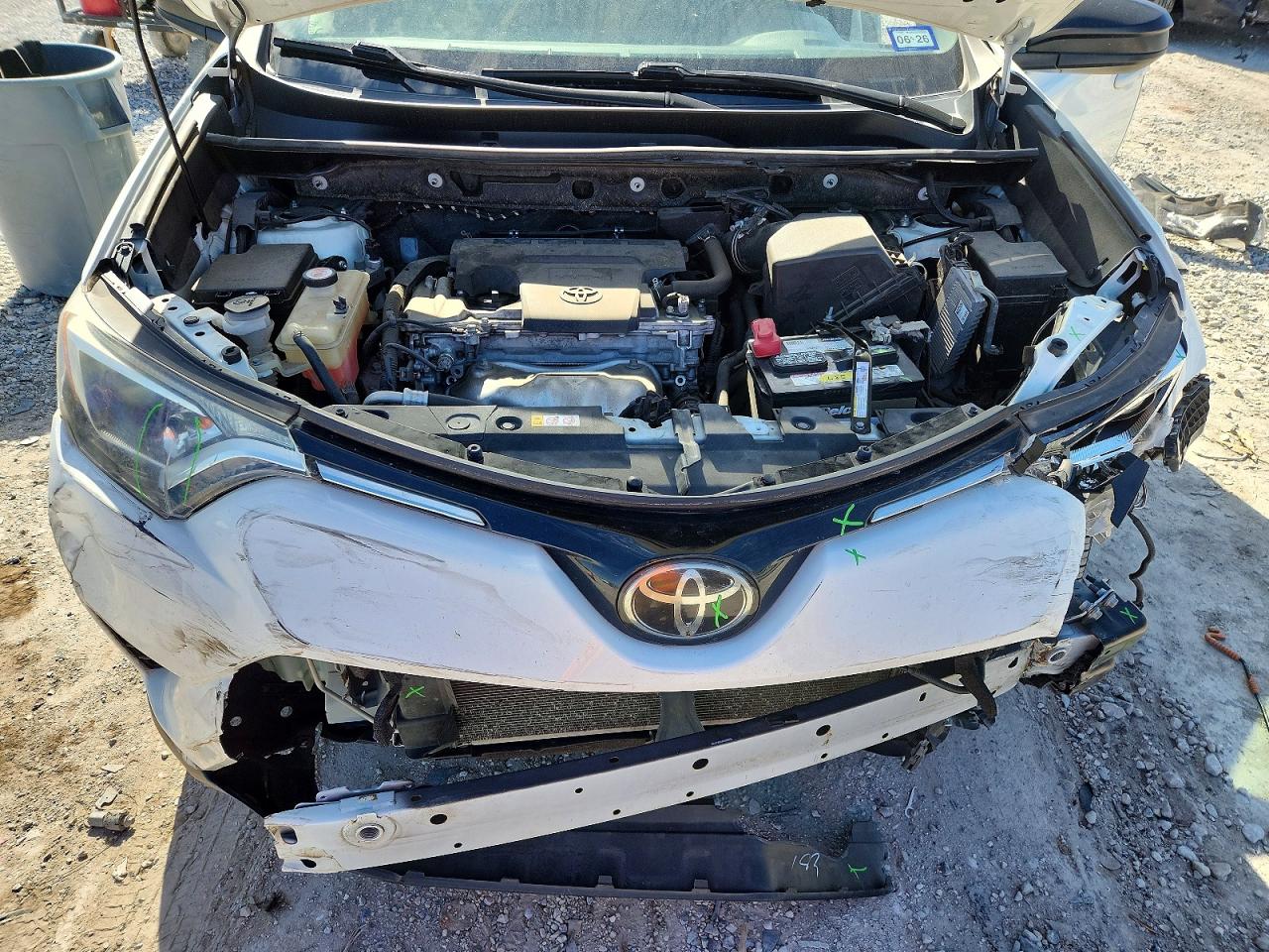 2018 TOYOTA RAV4 LE photo 12