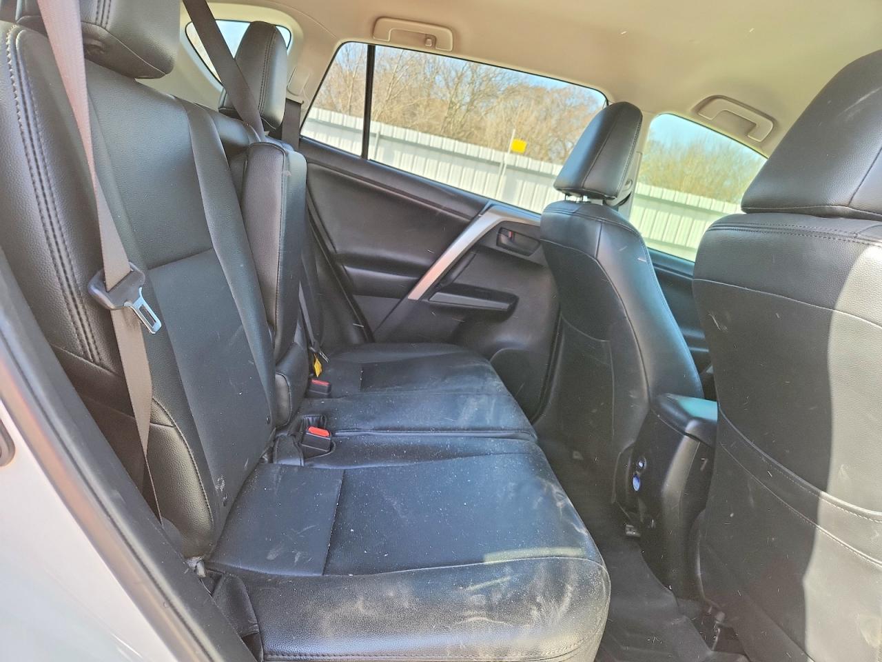 2018 TOYOTA RAV4 LE photo 11