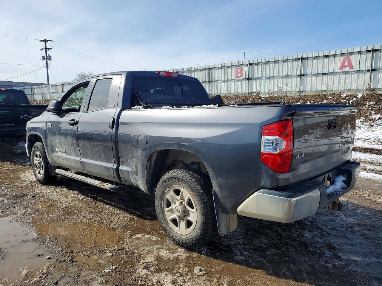 2018 TOYOTA TUNDRA DOUBLE CAB SR photo 2