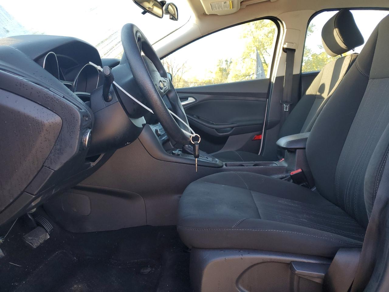 2017 FORD FOCUS SE photo 7