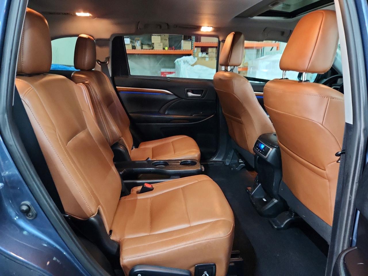 2019 TOYOTA HIGHLANDER LIMITED photo 11