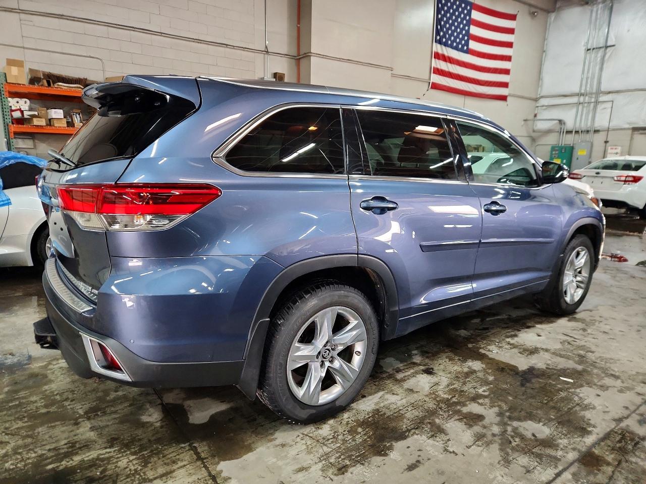 2019 TOYOTA HIGHLANDER LIMITED photo 3
