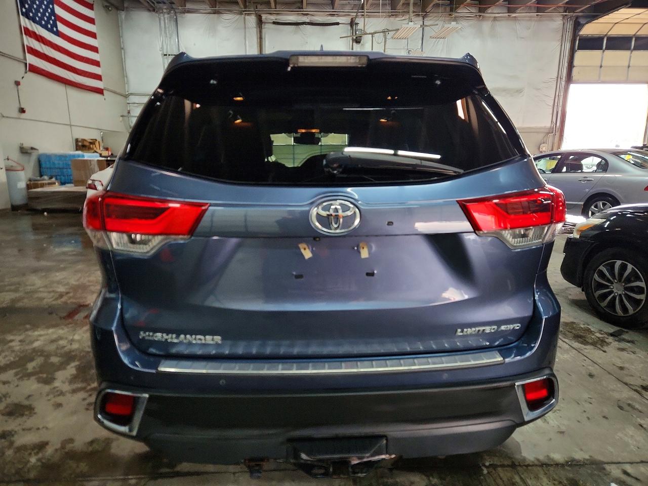 2019 TOYOTA HIGHLANDER LIMITED photo 6