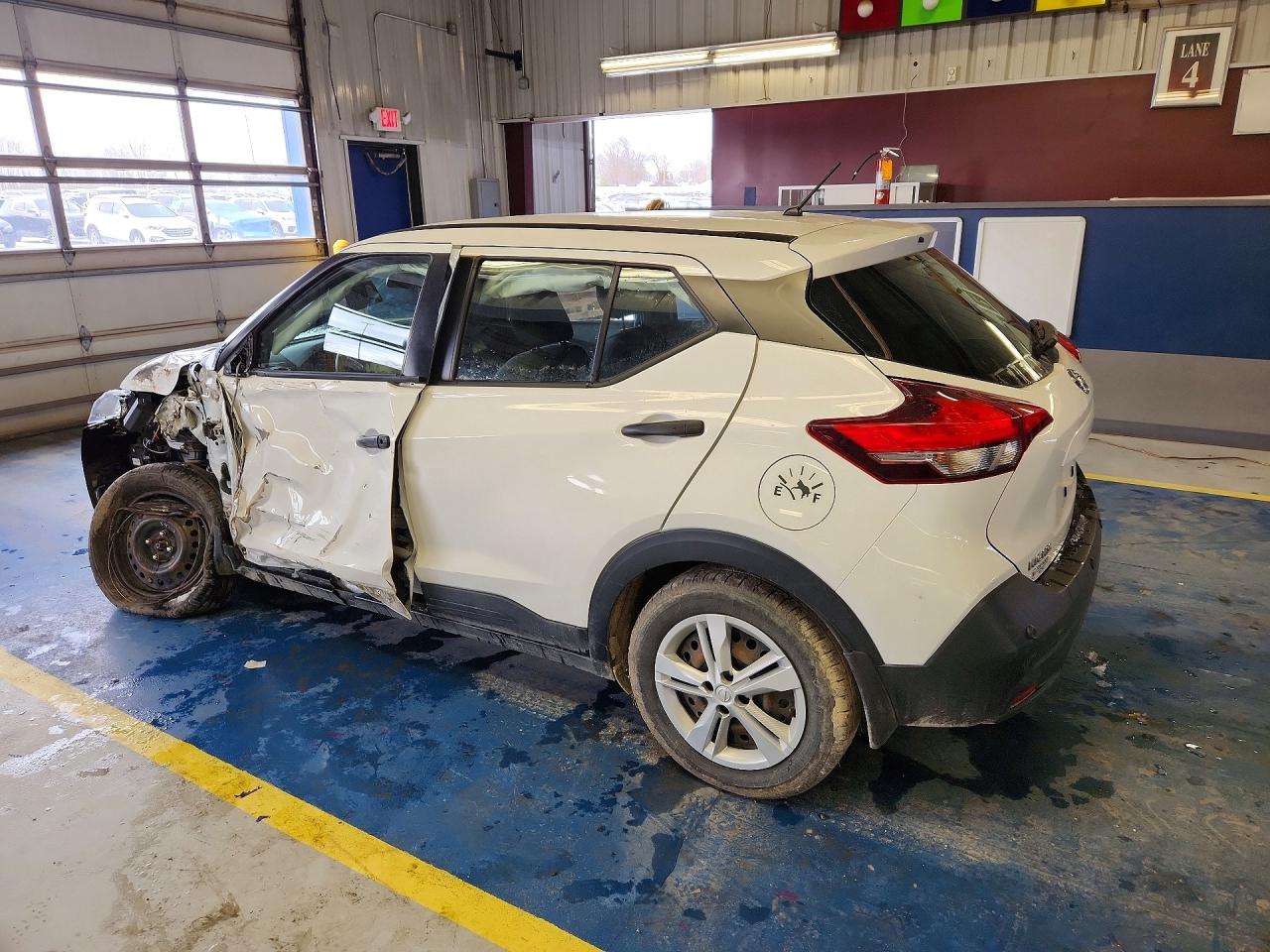 2020 NISSAN KICKS S photo 3