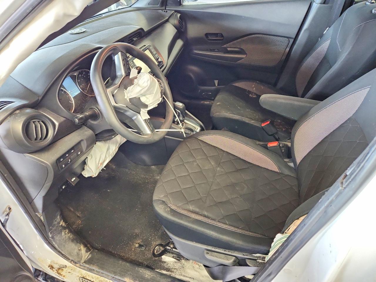 2020 NISSAN KICKS S photo 13