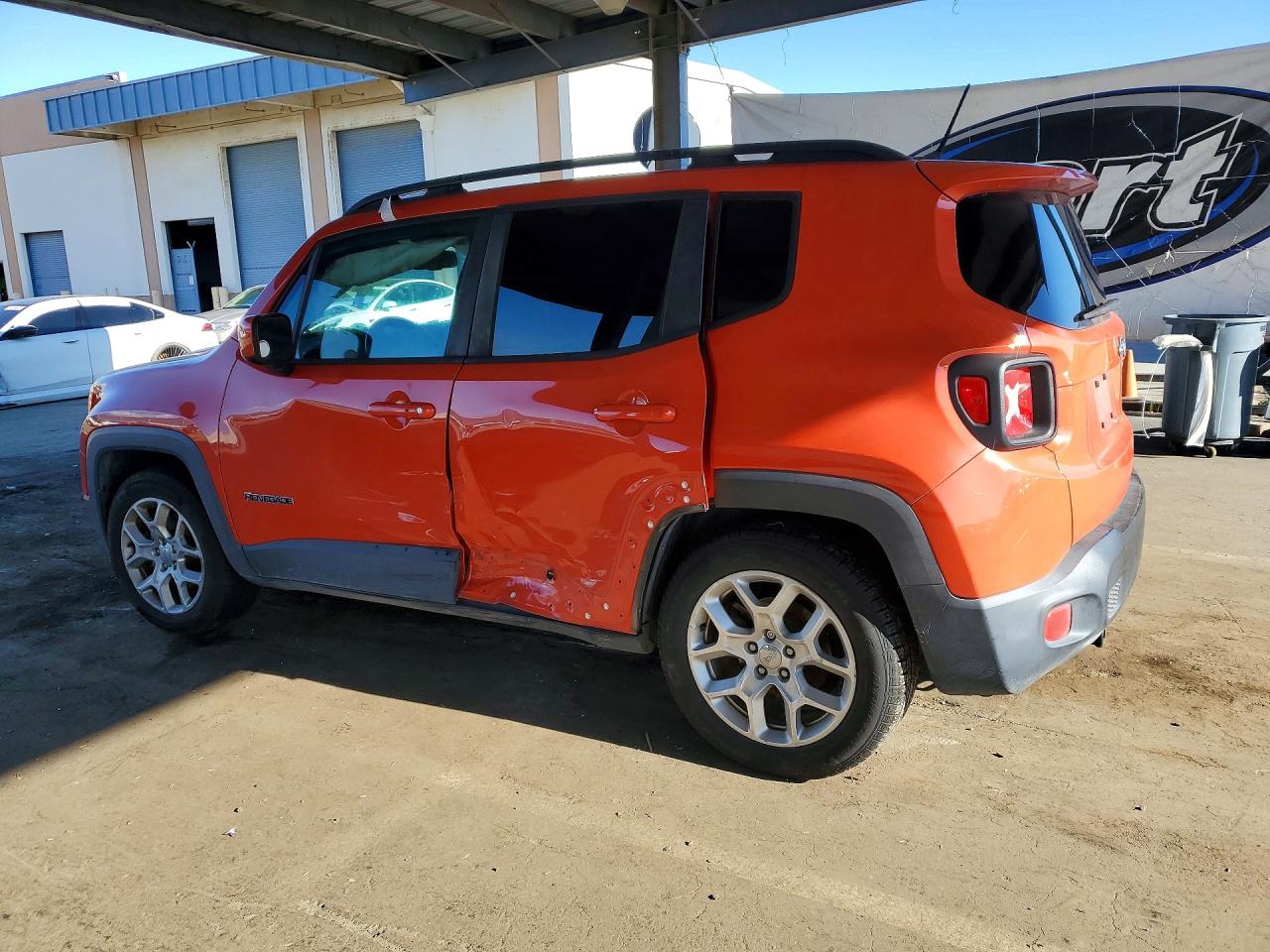 2017 JEEP RENEGADE LATITUDE photo 3