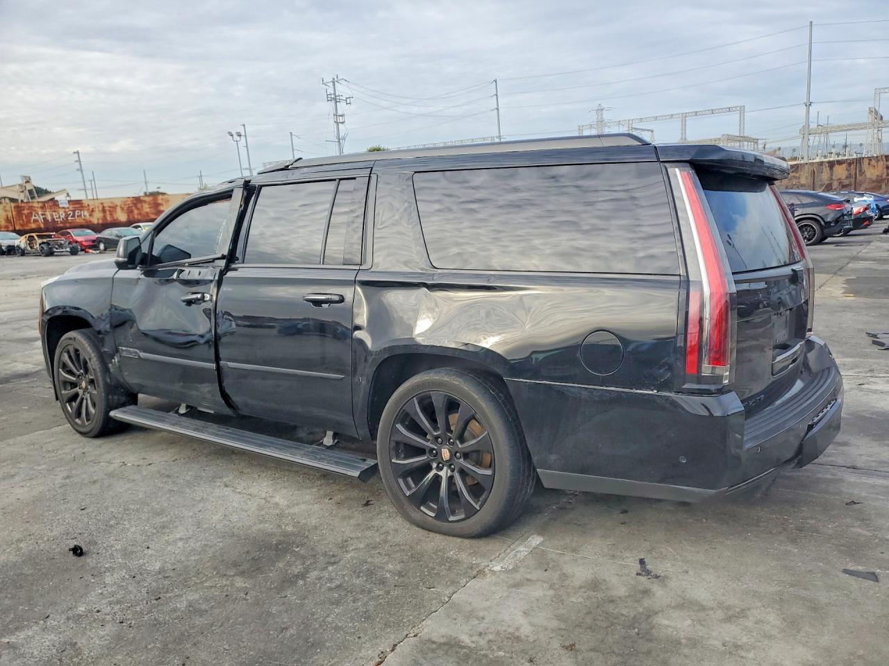 2019 CADILLAC ESCALADE ESV PLATINUM photo 3