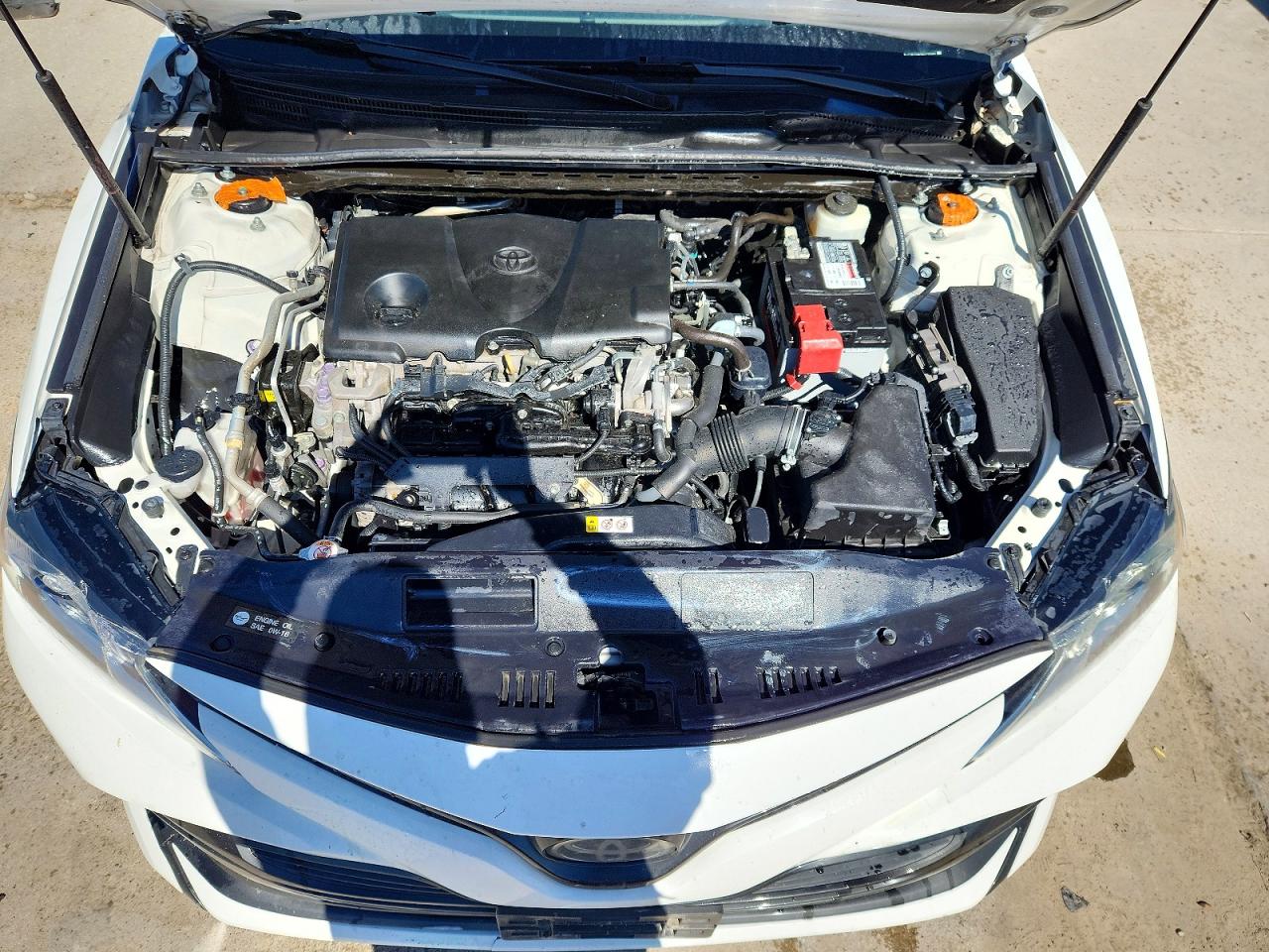 2019 TOYOTA CAMRY LE photo 11