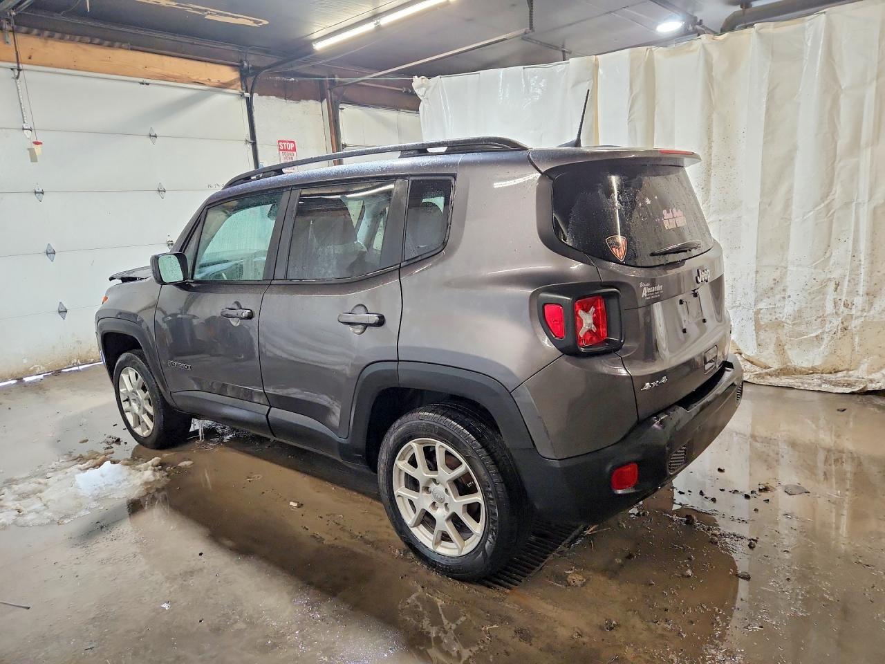 2019 JEEP RENEGADE LATITUDE photo 3