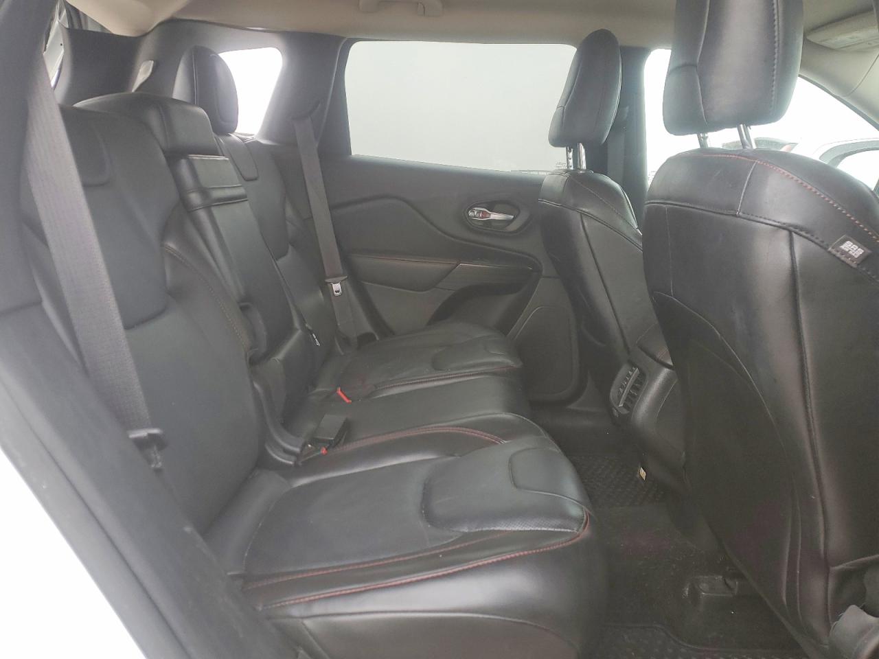 2015 JEEP CHEROKEE TRAILHAWK photo 11