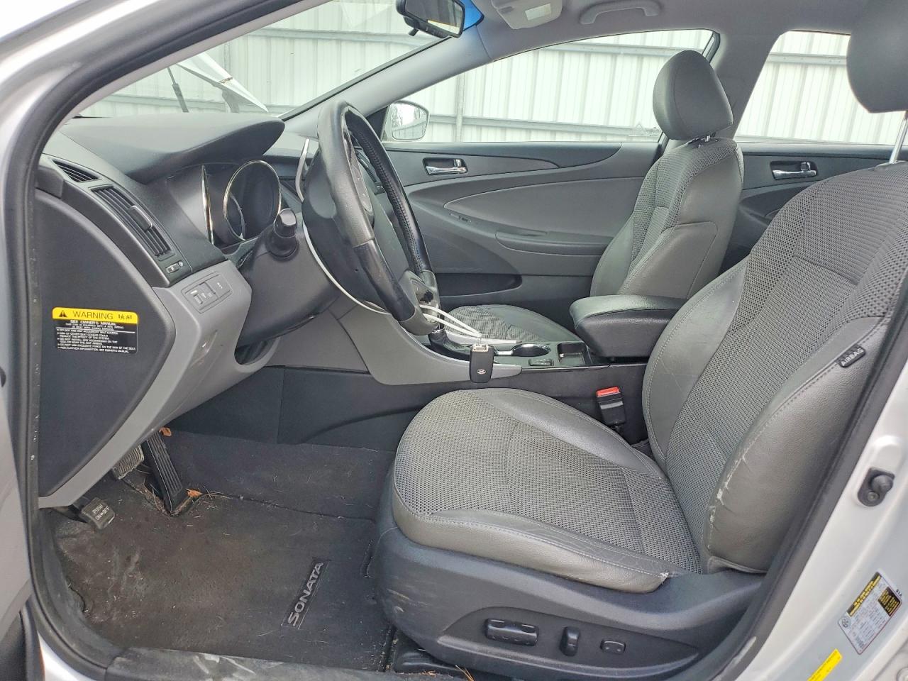 2013 HYUNDAI SONATA SE photo 13