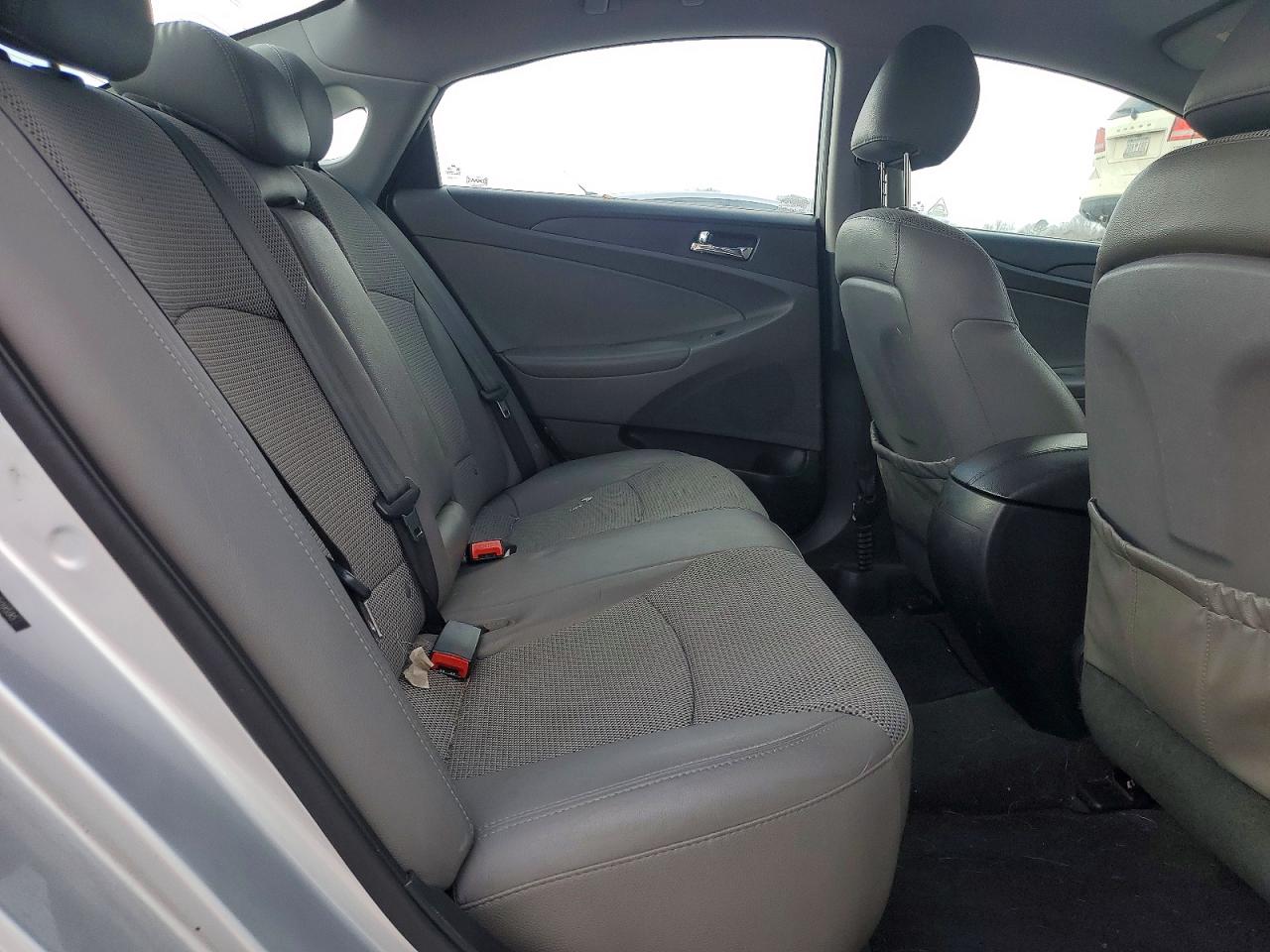 2013 HYUNDAI SONATA SE photo 19