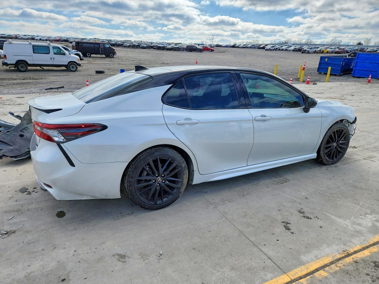 2023 TOYOTA CAMRY XSE photo 5