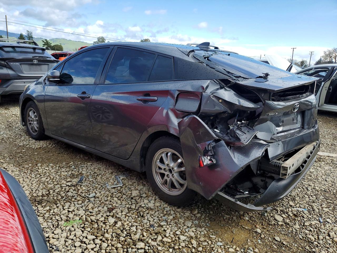 2016 TOYOTA PRIUS photo 3