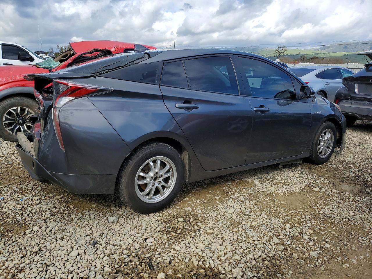 2016 TOYOTA PRIUS photo 5