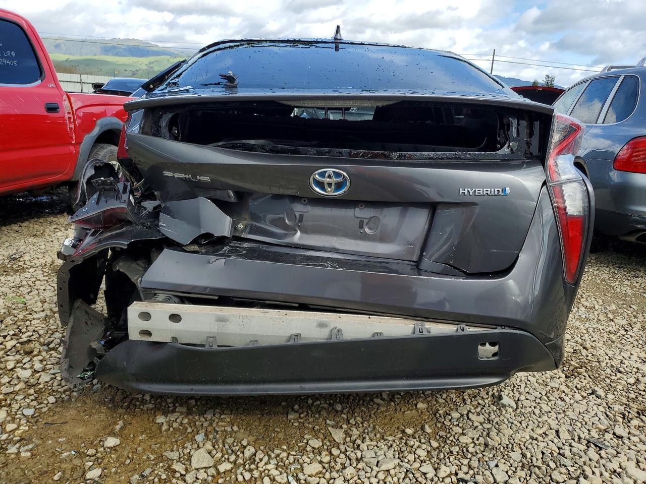2016 TOYOTA PRIUS photo 11