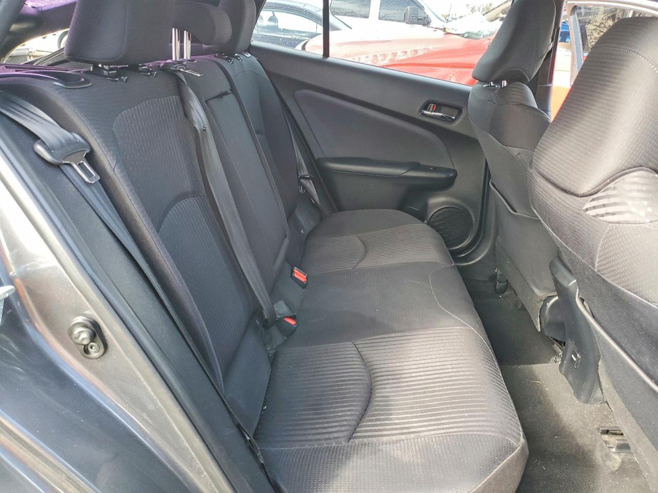 2016 TOYOTA PRIUS photo 19