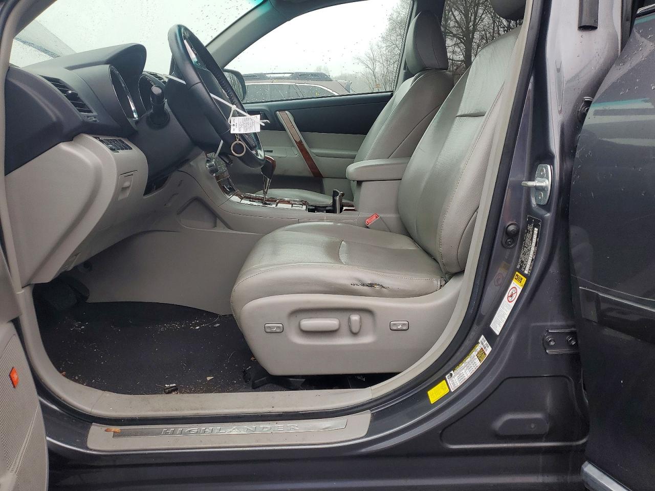 2013 TOYOTA HIGHLANDER LIMITED photo 7
