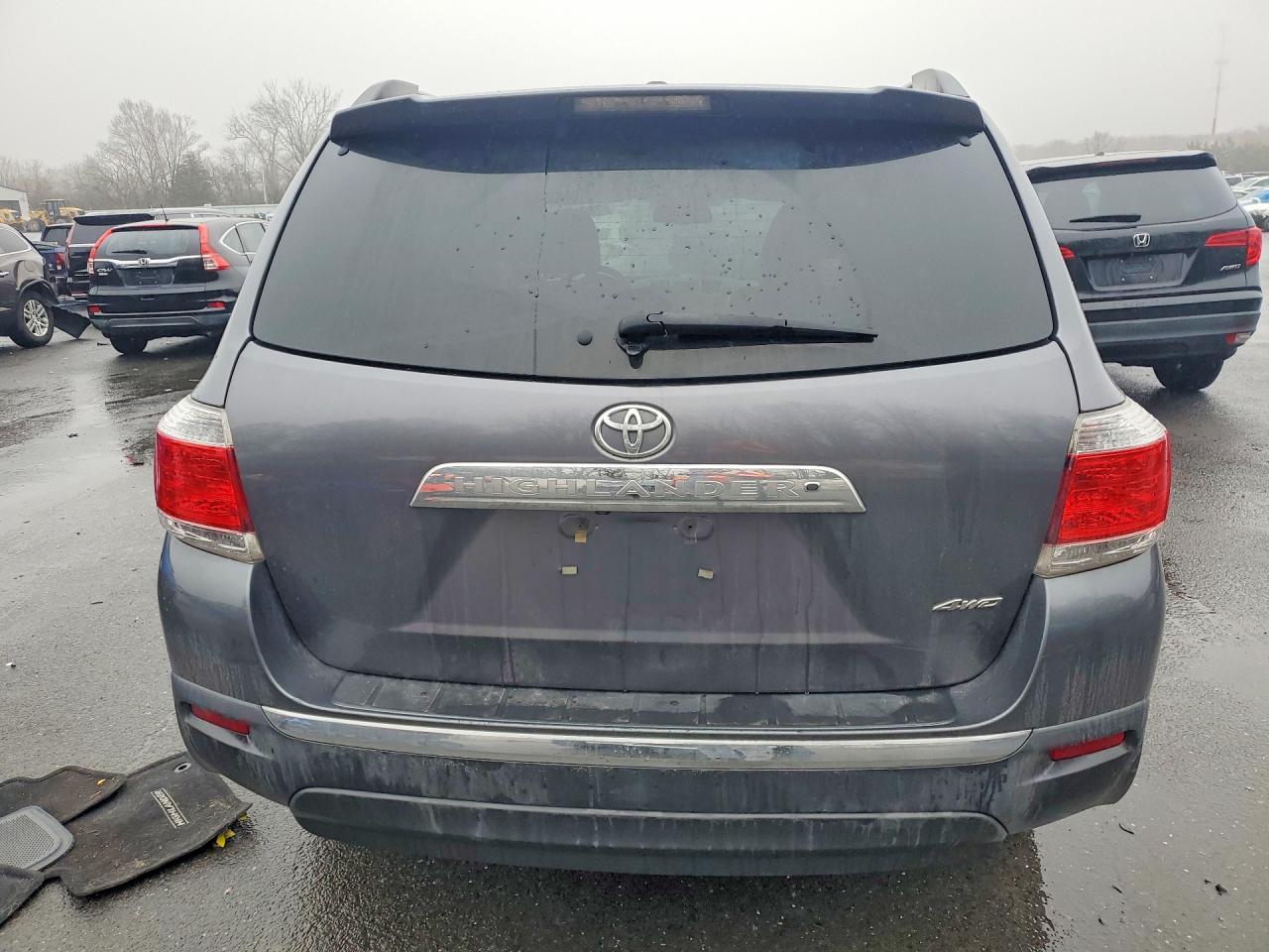 2013 TOYOTA HIGHLANDER LIMITED photo 6