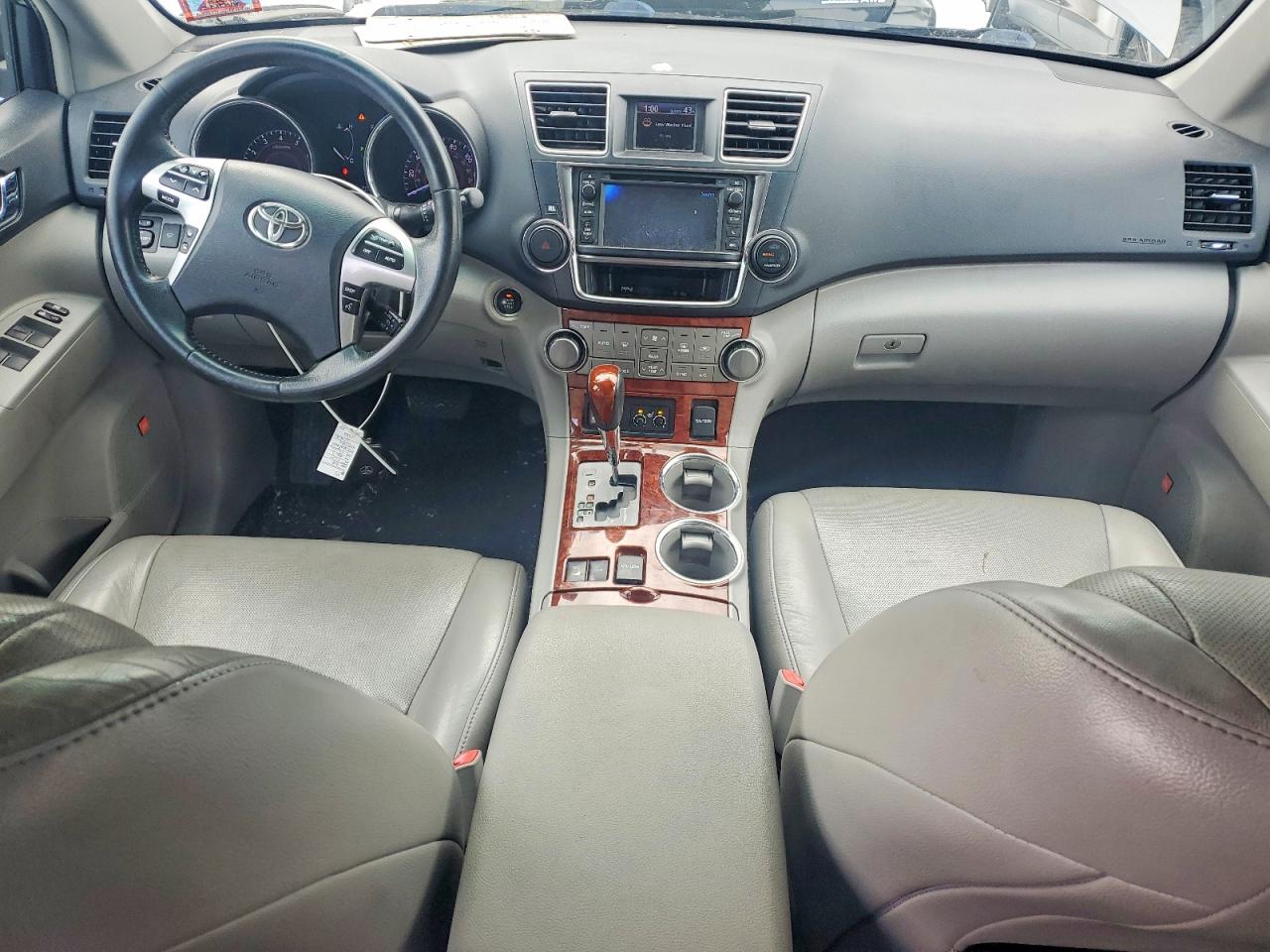 2013 TOYOTA HIGHLANDER LIMITED photo 8