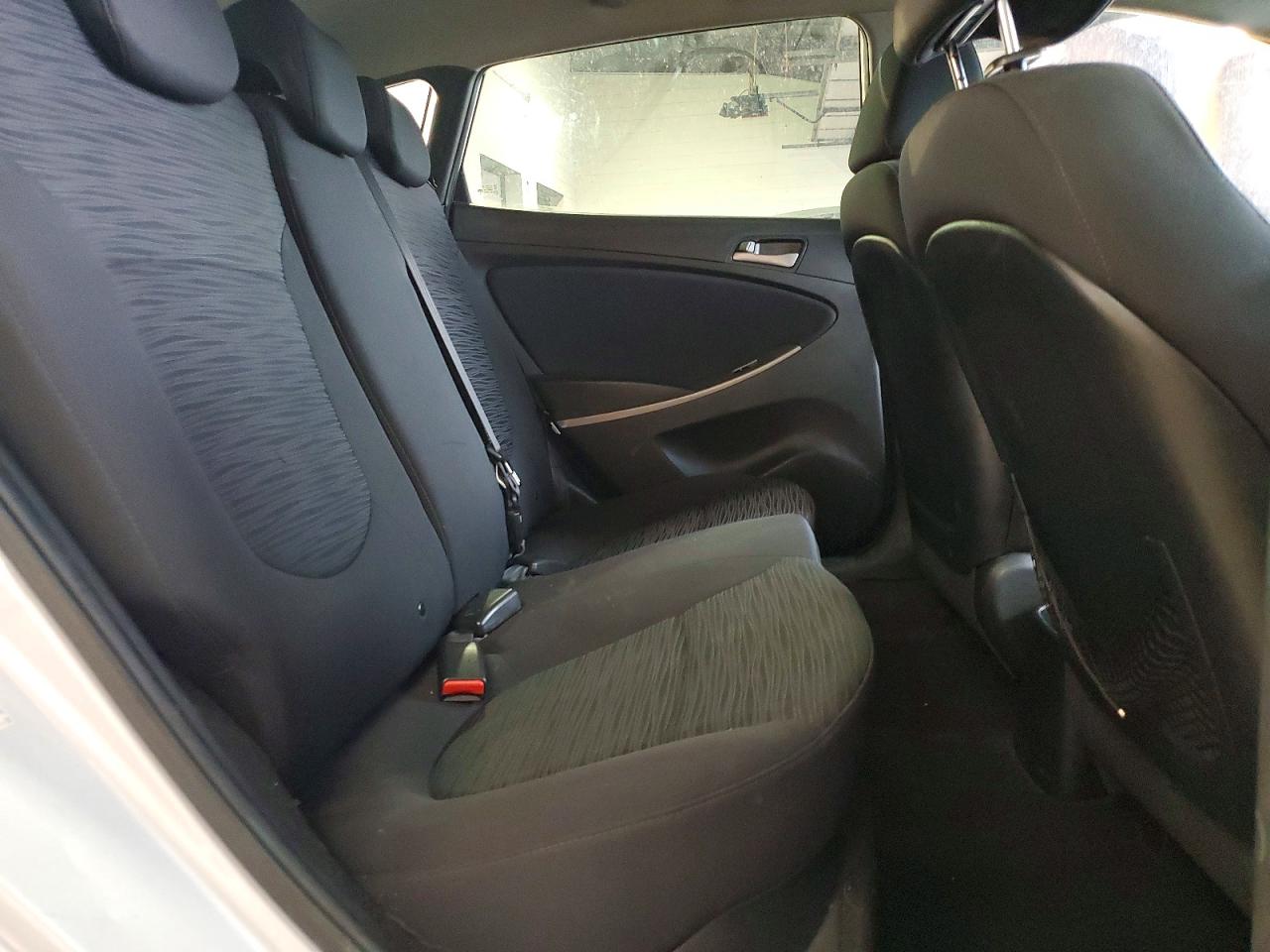 2016 HYUNDAI ACCENT SE photo 10