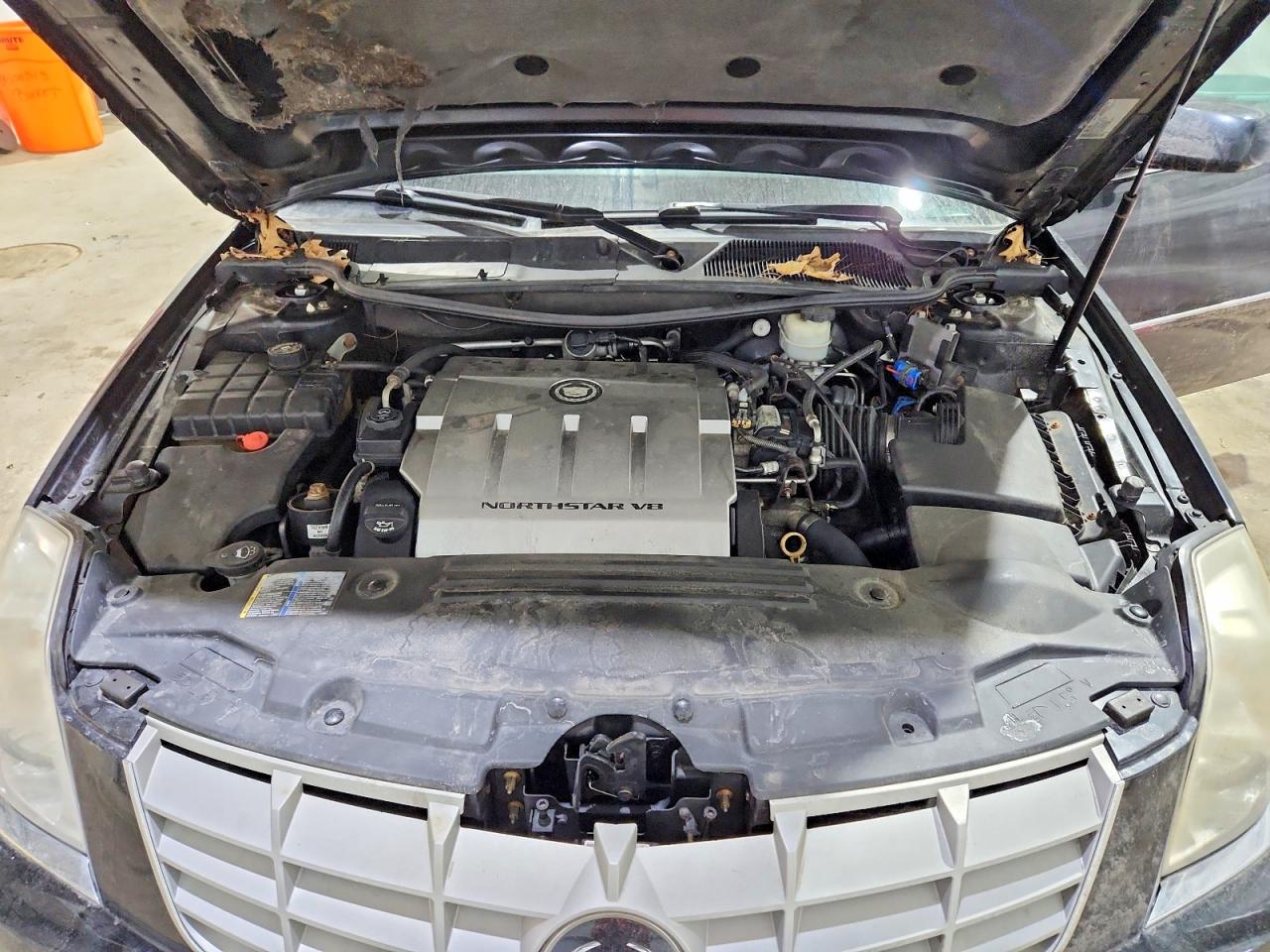 2010 CADILLAC DTS PLATINUM photo 11