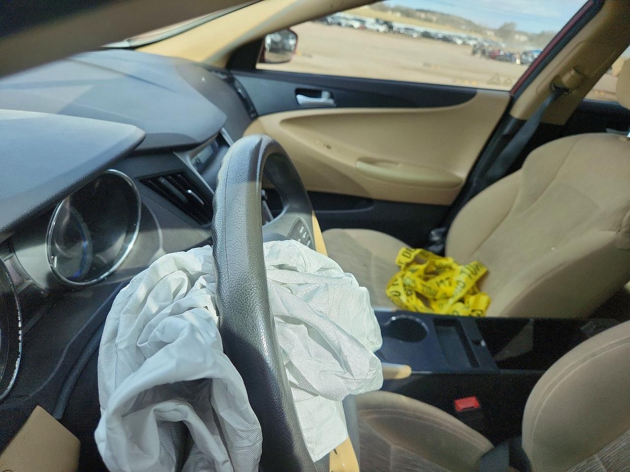 2013 HYUNDAI SONATA GLS photo 17