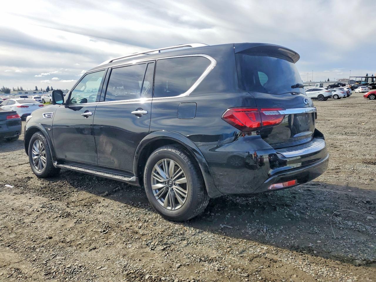 2018 INFINITI QX80 BASE photo 3