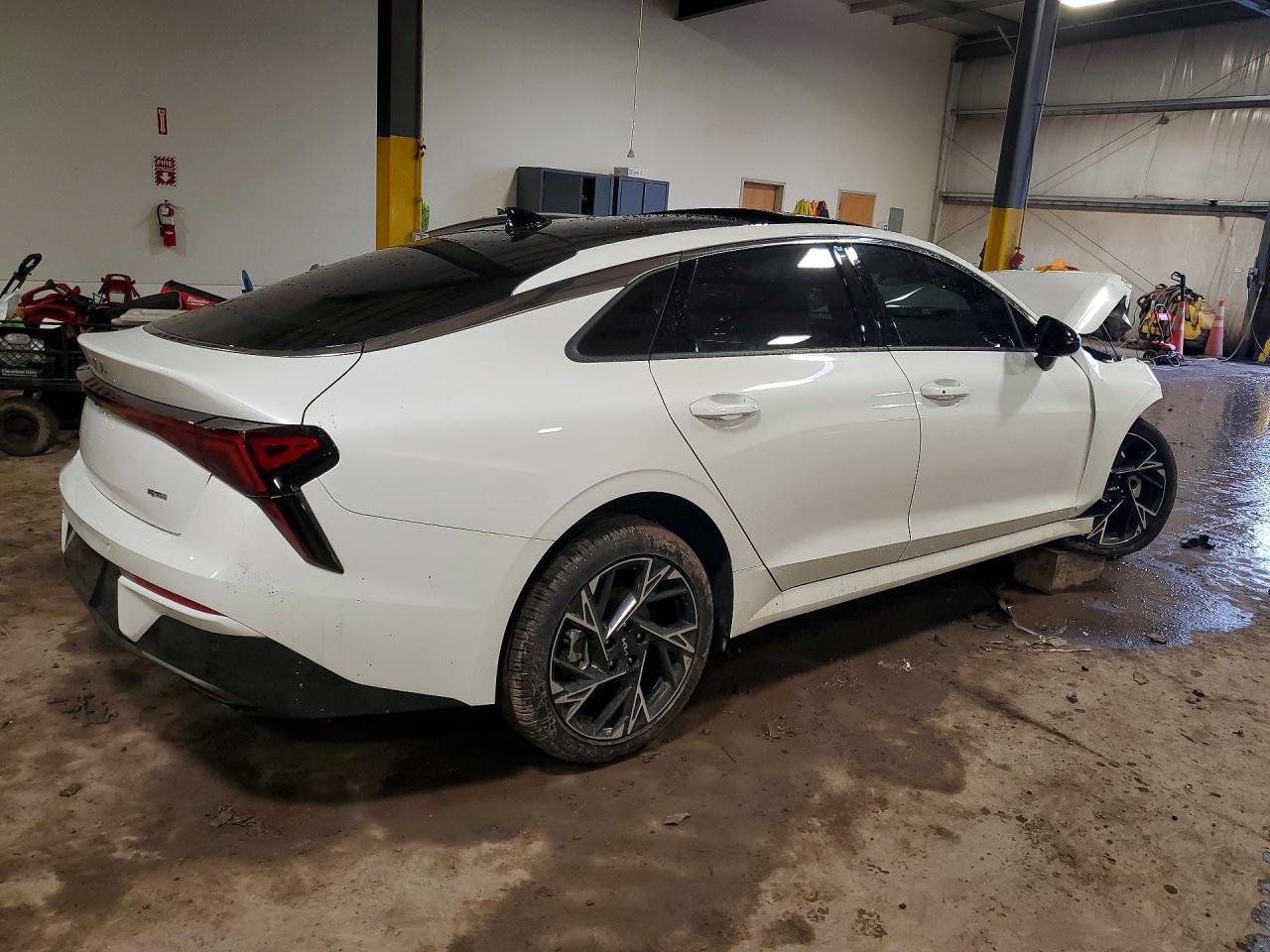 2025 KIA K5 GT-LINE photo 5