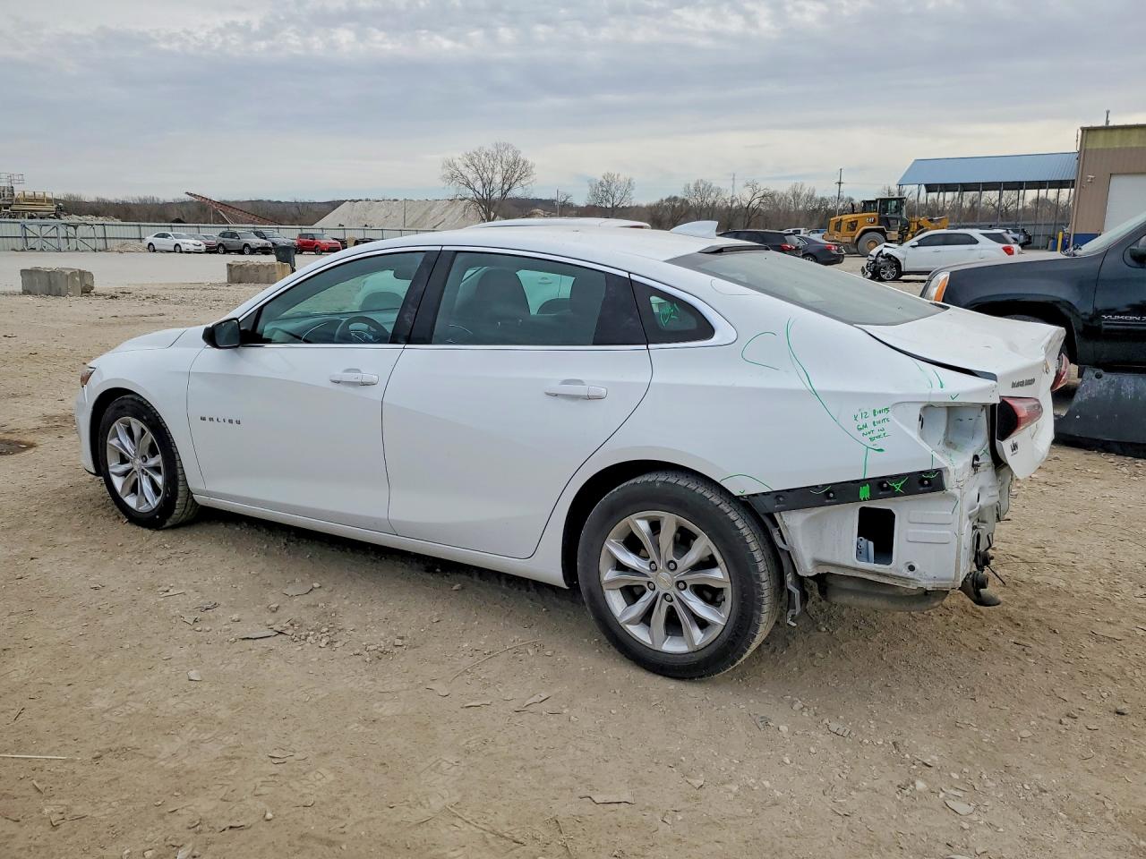 2021 CHEVROLET MALIBU LT photo 3