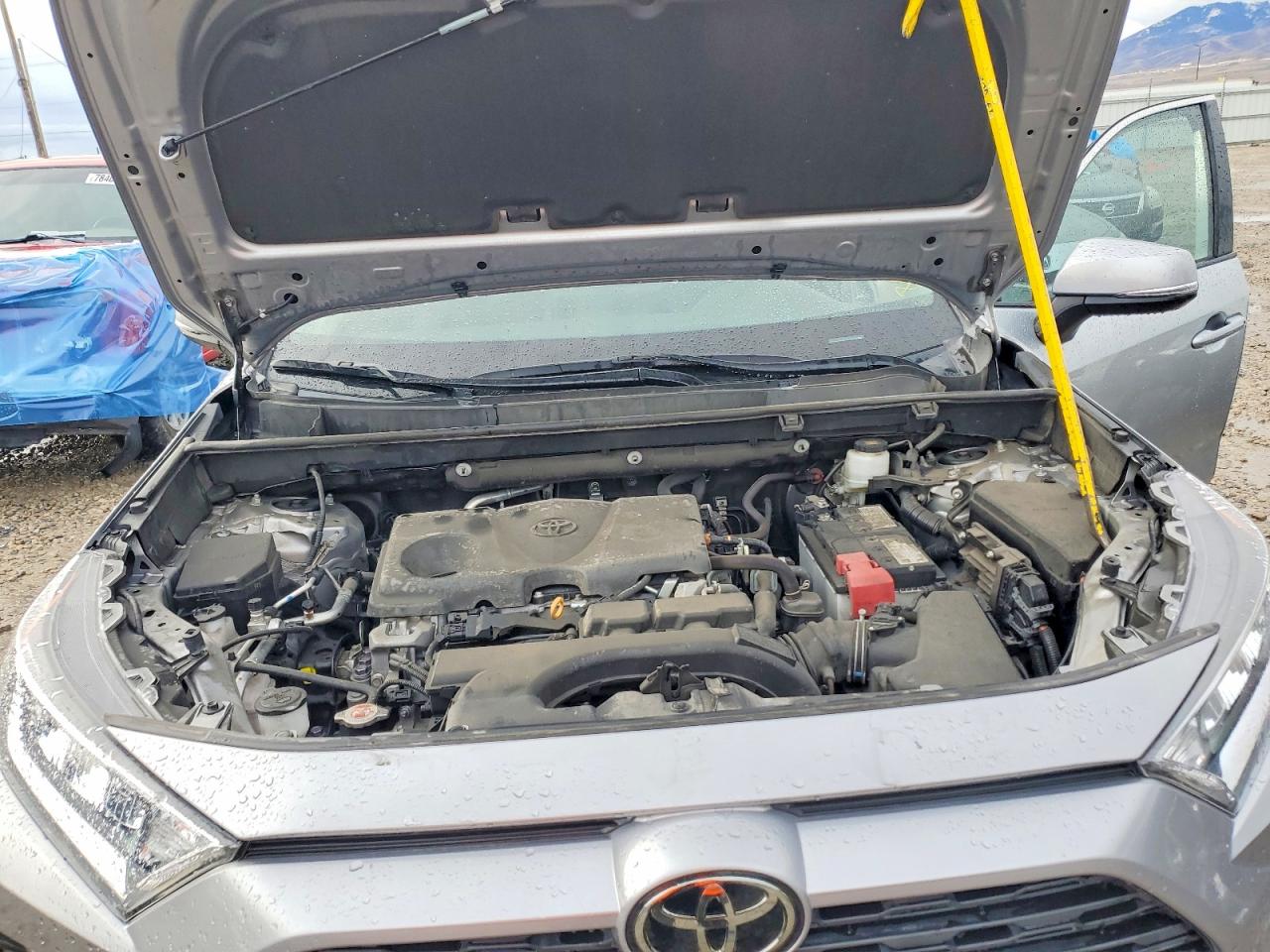2021 TOYOTA RAV4 XLE photo 12