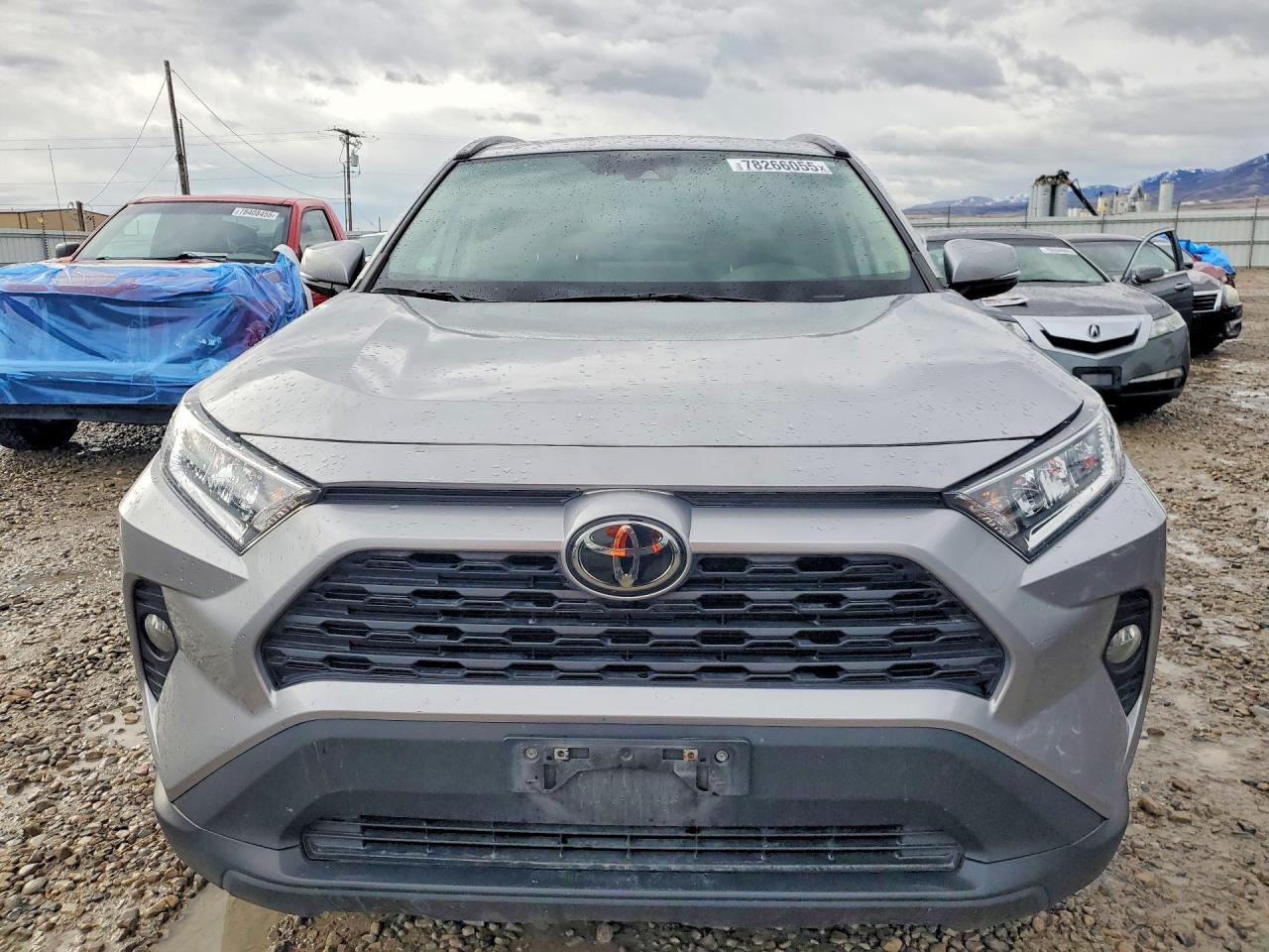 2021 TOYOTA RAV4 XLE photo 5
