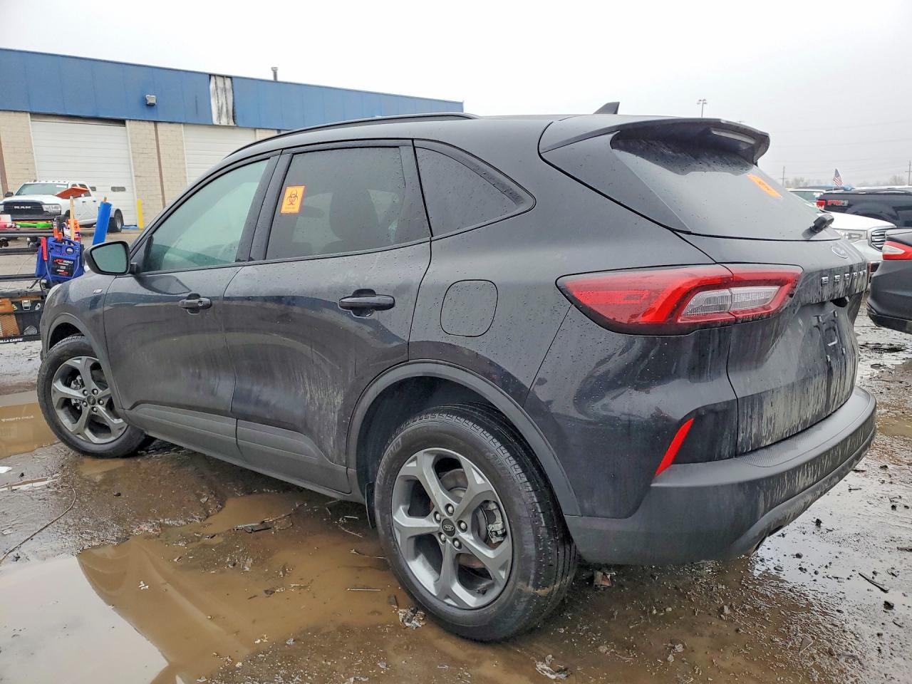 2025 FORD ESCAPE ST LINE photo 3